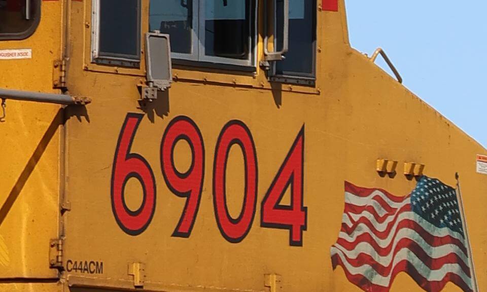 UP 6904 Clears the Siding as an Eastbound Intermodal Rushes By | Picacho, Arizona | VR180 3D