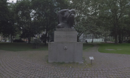 360 VR War monument in the park among office buildings, Frankfurt