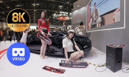 Girls at the MOZG Booth