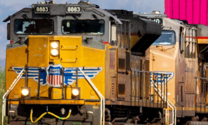 UP 8883 Westbound Intermodal | Wormhole VR180 4K | Picacho, Arizona