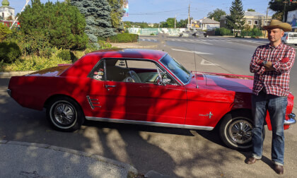 Cowboy visits Romania in 1966 Ford Mustang
