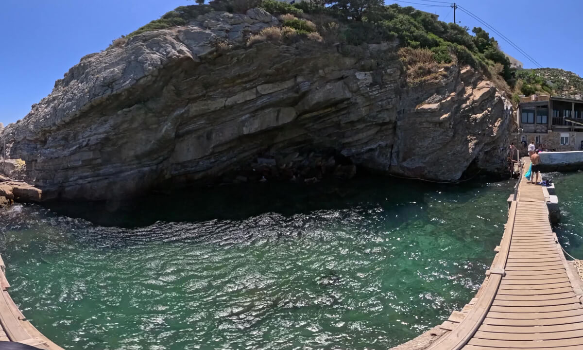 Nature's Radioactive Wonder: A 360° Tour of Ikaria Therme