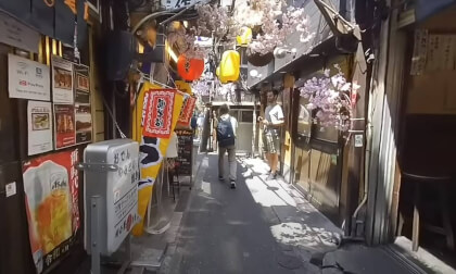 Alleyway in Shinjuku VR Video Alleyway in Shinjuku VR