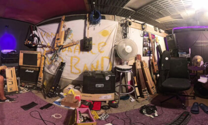 360° - DIY Guitar (Lapsteel 4 strings) + Shoes Kick
