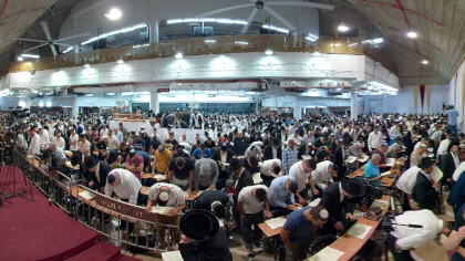 Breaking news: Haredim at the synagogue at Or HaChaim Yeshiva reciting Midnight prayers, Slihot, Jerusalem Israel