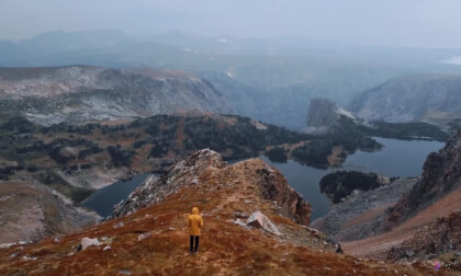 Earth’s Gentle Breath 4K – Peaceful Landscapes & Soft Music 🌬️🎹