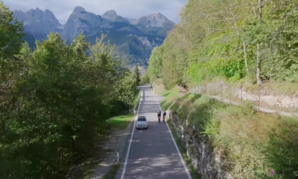 The Quiet Sanctuary 4K – Scenic Views & Gentle Music 🍃