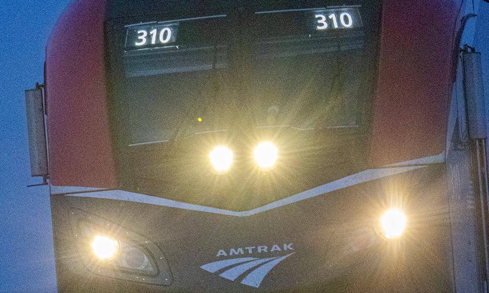 Amtrak 310 Before Dawn at Shawmut Curve | Arizona Railfan VR180 3D