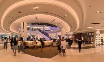 Walking Tour VR 360 - Siam Paragon - Bangkok Thailand - 8K Video - Meta Quest