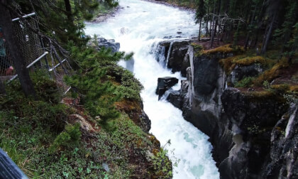 Sunwapata Falls in Jasper Nationa Park, Alberta, Canada (3d, Flat)