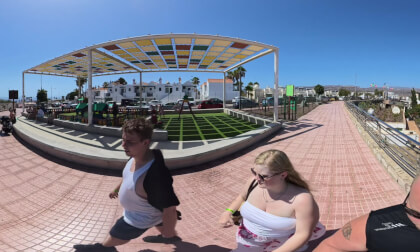walk to shopping centre top