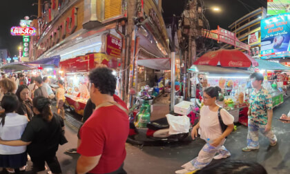 360 Walking Tour - Chinatown at Night - Bangkok Thailand - 8K VR Video