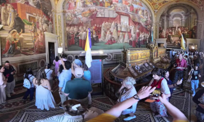 360 Tour of the Vatican.