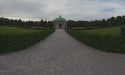 A little walk in the Hofgarten (Munich) in 3D180 8K