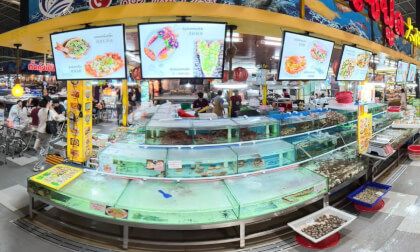 360° Walking Tour | Thonburi Seafood Market - Bangkok | 8K VR Video (Meta Quest 3 & Vision pro)