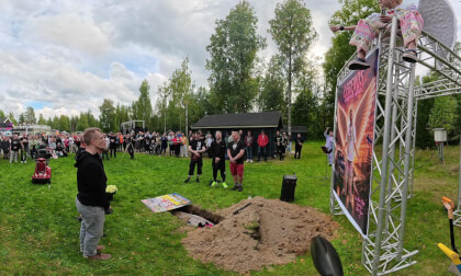 Aki's Pit Party – The Man Who Held His Own Funeral While Still Alive | Insta360 X6 8K