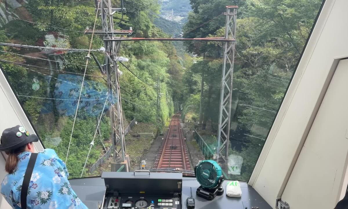 Descending Mt. Oyama by Cable Car | 大山ケーブルカーで下山【Spatial Video】Part.1