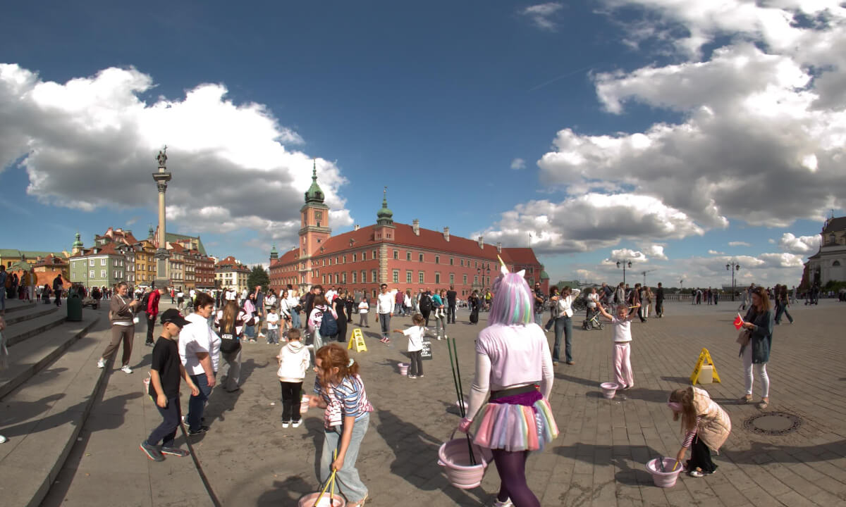 Giant Soap Bubbles in Warsaw Old Town 8K VR180 3D