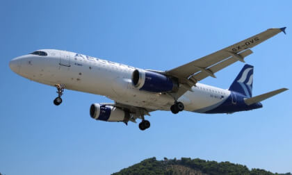 Interactive, 360 Skiathos landing of an Aegean Airlines A320