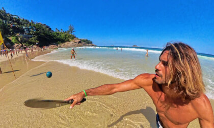 [360 VR] Brazilian Frescobol on the Sand: Joatinga Beach | POV