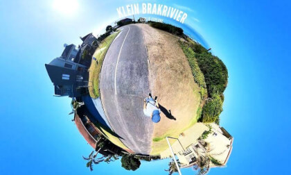 Walk through the quiet coastal settlement of Klein Brakrivier | 360 Walking Tour