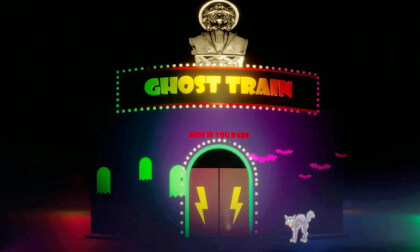 Ghost Train — ride the old carnival dark ride | VR180 3D