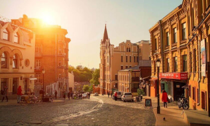 ​Kyiv 360° VR Walk: Downhill along Andriyivskyy Descent