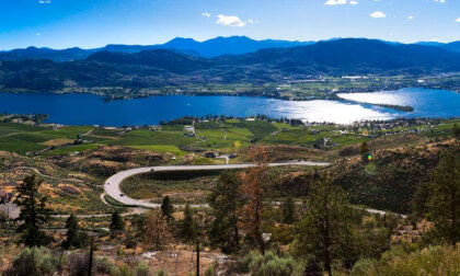 OSOYOOS BC 🇨🇦 | EPIC MOUNTAIN MOTORCYCLE RIDE 🏍️ | From REAL 8K FOOTAGE | 2D CINEMATIC 16:9