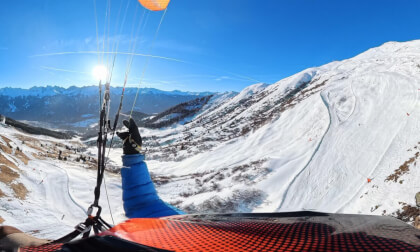 360° 8K Paragliding #397: Snow cannon experiments and ski slope shenanigans above Fiss
