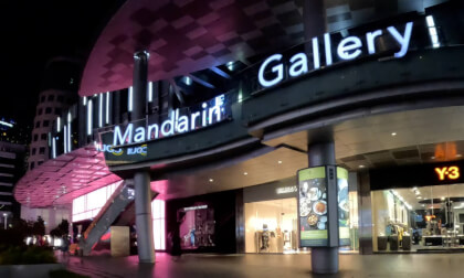 [180VR] Walking along Orchard Road in the evening