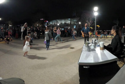 VR180 Uplifting Street performer at Disney world VR Video VR180 Uplifting Street performer at Disney world VR