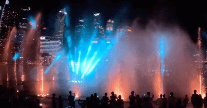 [180VR] Life in Singapore - Light & Water show at Marina Bay Sands