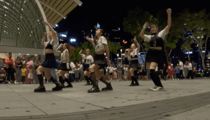 [180VR] Public dance at MBS, Singapore