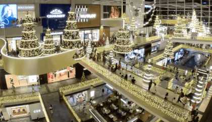 [180VR] Life in Singapore - Christmas decorations at Marina Bay Sands