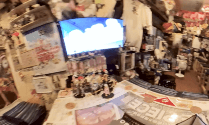 ONE PIECE ワンピース好きが集まるお店にはフィギュアがたくさん! VR Video ONE PIECE ワンピース好きが集まるお店にはフィギュアがたくさん! VR