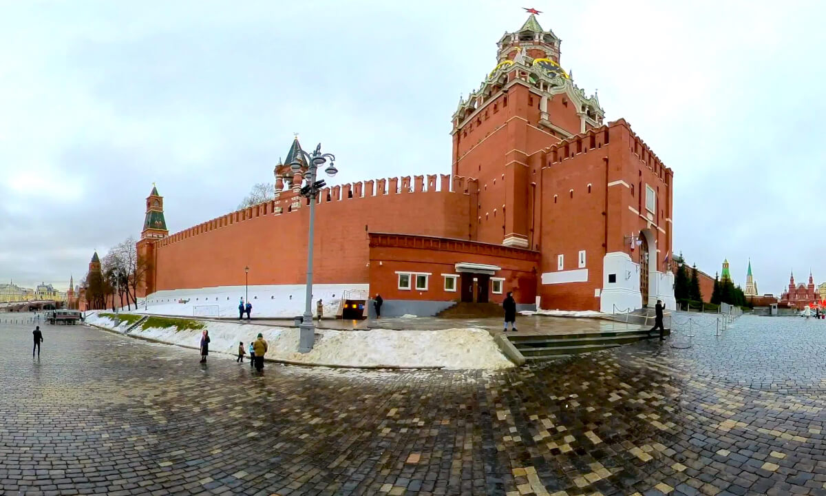 Васильевский спуск / Around the St. Basil's Cathedral