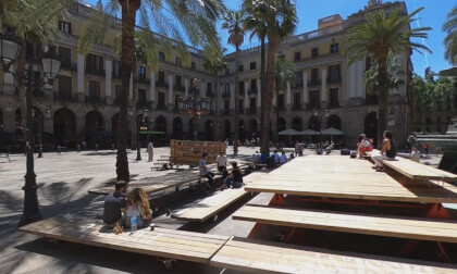 Walking Tour - Placa Reial Barcelona VR Video Walking Tour - Placa Reial Barcelona VR