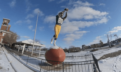 Green Bay Packers forward pass statue - Green Bay Wisconsin