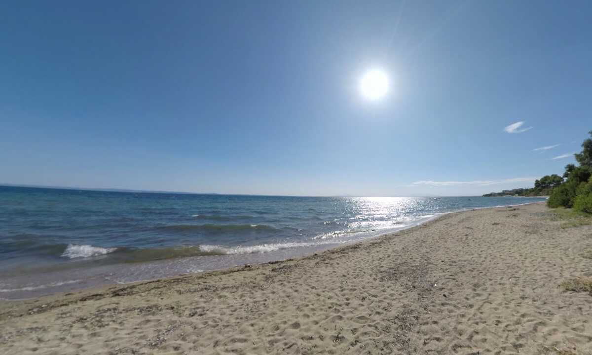 360 VR Sea beachline and father with son having fun together, Greece