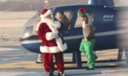 Santa Arrives for Breakfast - SBS 3D to VR 3D VR Video Santa Arrives for Breakfast - SBS 3D to VR 3D VR