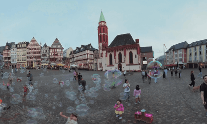 Bubbles in the square VR Video Bubbles in the square VR