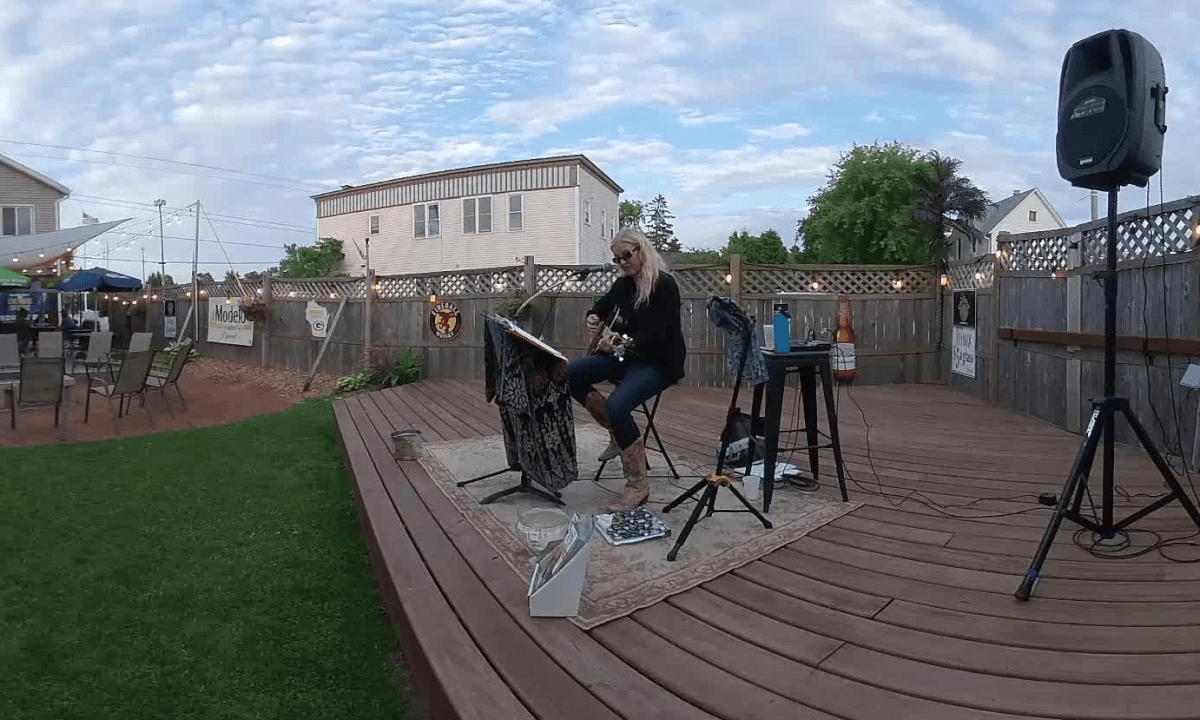 Rhonda full performance Cork N Barrel Newburg WI DeoVR