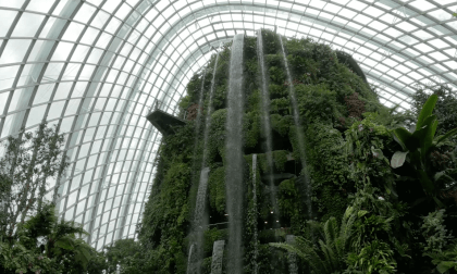 [VR180] Life in Singapore - Cloud Forest at Garden by the Bay