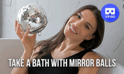 Stunningly beautiful girl takes a bath of mirror balls VR Video Stunningly beautiful girl takes a bath of mirror balls VR
