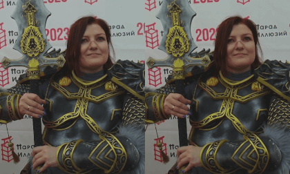 2023.11.04 1523 - "Parade of Illusions" - cosplayers in hall [EGO 3D]