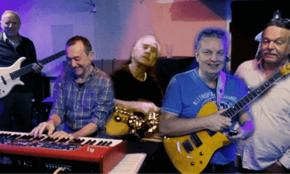 don't let me be lonely tonight      Live from Rehearsal room in Berlin Germany VR Video don't let me be lonely tonight      Live from Rehearsal room in Berlin Germany VR