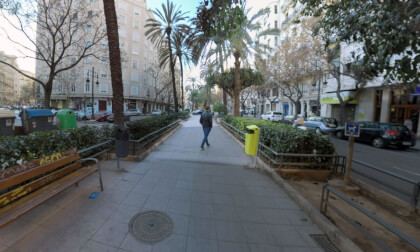 360 VR Valencia cityscape with traffic and pedestrian walkway, Spain