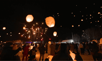 (VR180・3D) 2024.03.09 つなん雪まつり スカイランタンと花火 VR Video (VR180・3D) 2024.03.09 つなん雪まつり スカイランタンと花火 VR