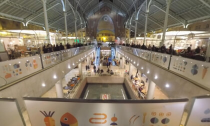 360 VR Inside view of Mercado de Colon in Valencia, Spain