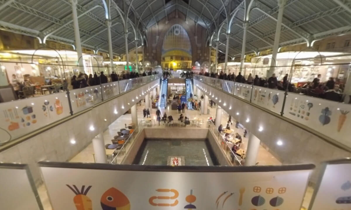 360 VR Inside view of Mercado de Colon in Valencia, Spain